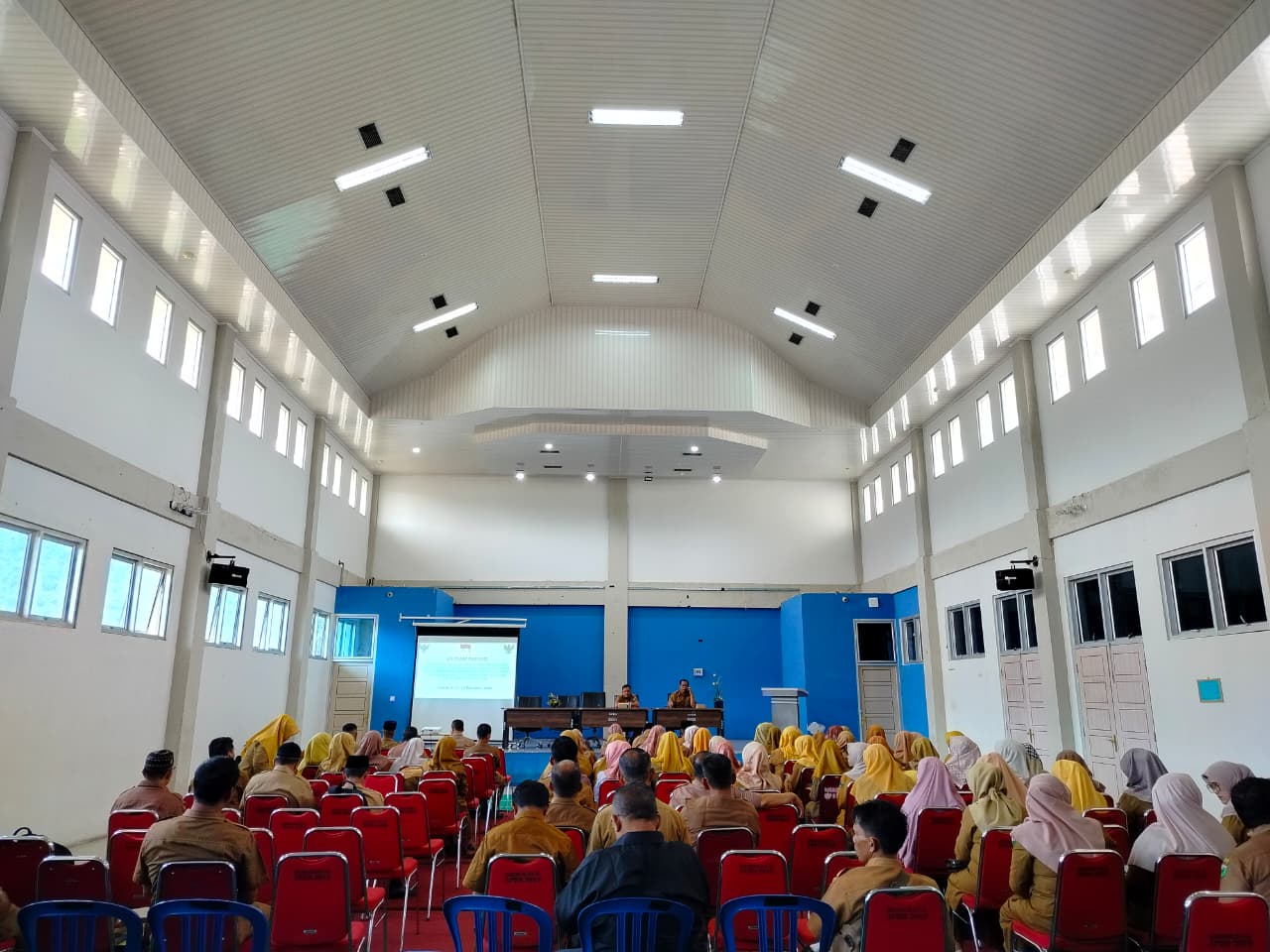 Dinas Pendidikan dan Kebudayaan Pesisir Selatan Gelar Rapat Evaluasi SPMB Tahun Ajaran 2025/2026