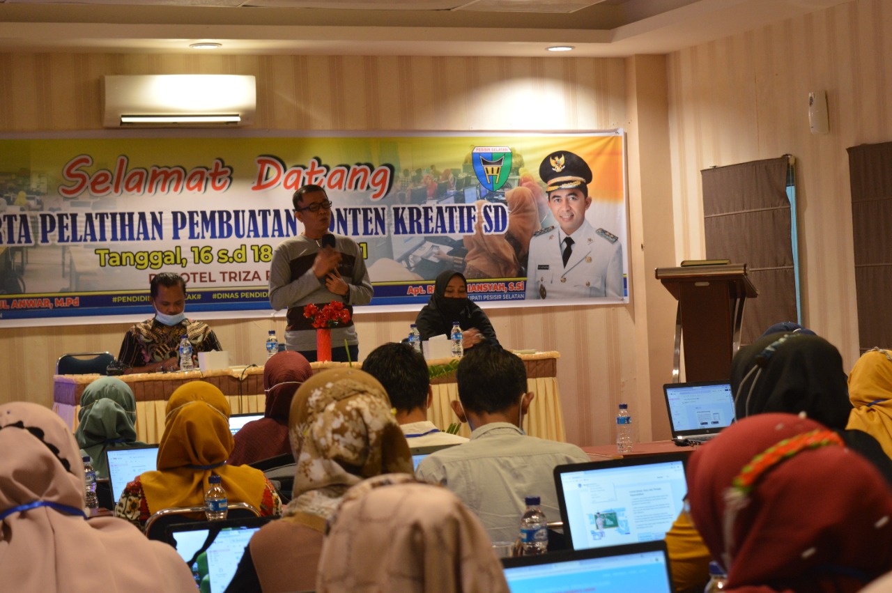 Penutupan Kegiatan Bimtek Pembuatan Konten Kreatif bagi Guru SD di Kabupaten Pesisir Selatan